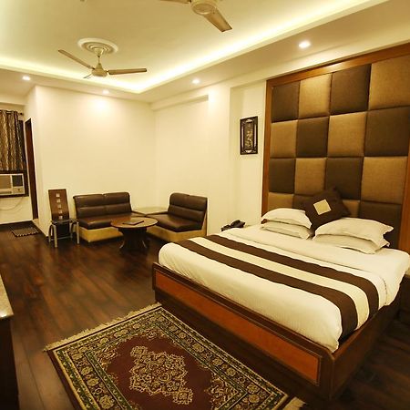 Hotel Parkway Deluxe New Delhi Buitenkant foto