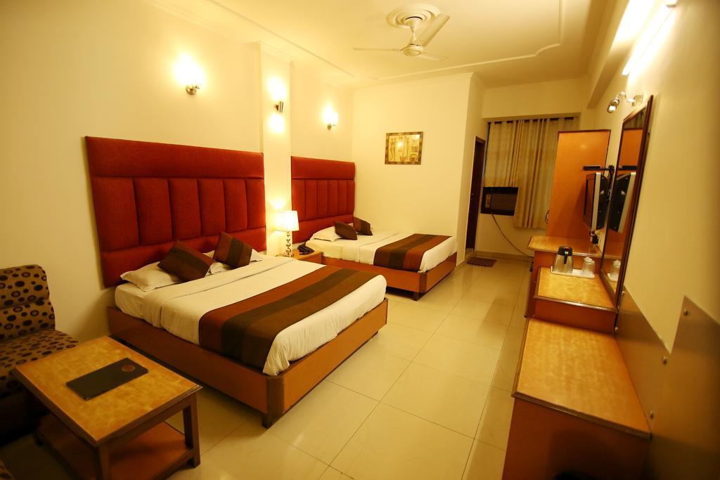 Hotel Parkway Deluxe New Delhi Buitenkant foto