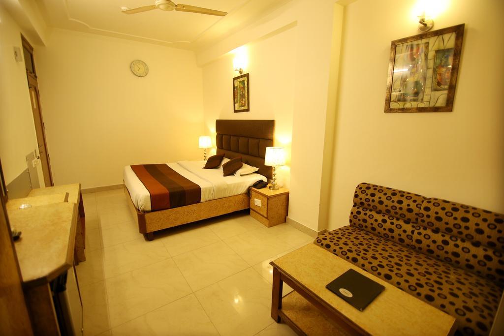 Hotel Parkway Deluxe New Delhi Buitenkant foto