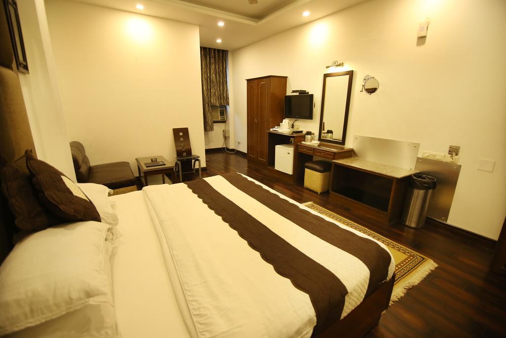 Hotel Parkway Deluxe New Delhi Buitenkant foto