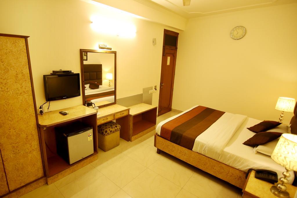 Hotel Parkway Deluxe New Delhi Buitenkant foto