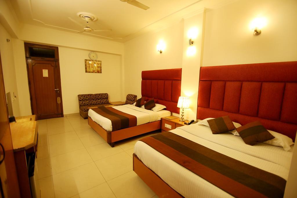 Hotel Parkway Deluxe New Delhi Buitenkant foto