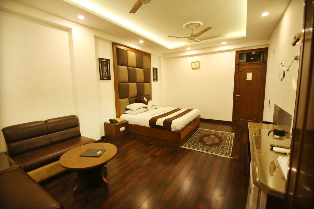 Hotel Parkway Deluxe New Delhi Buitenkant foto