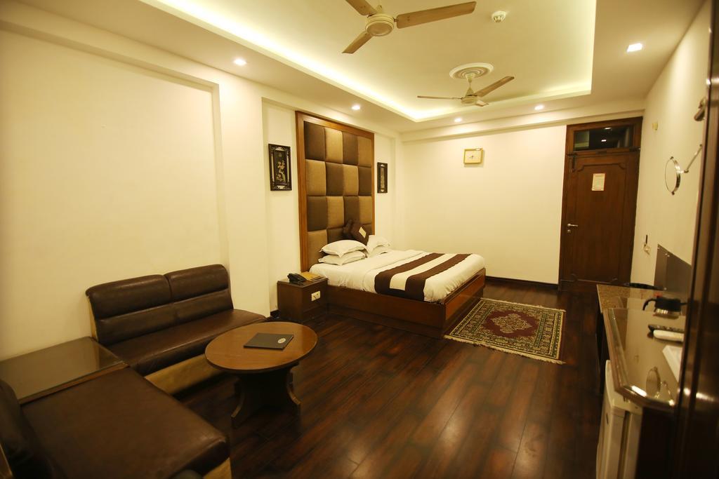 Hotel Parkway Deluxe New Delhi Buitenkant foto