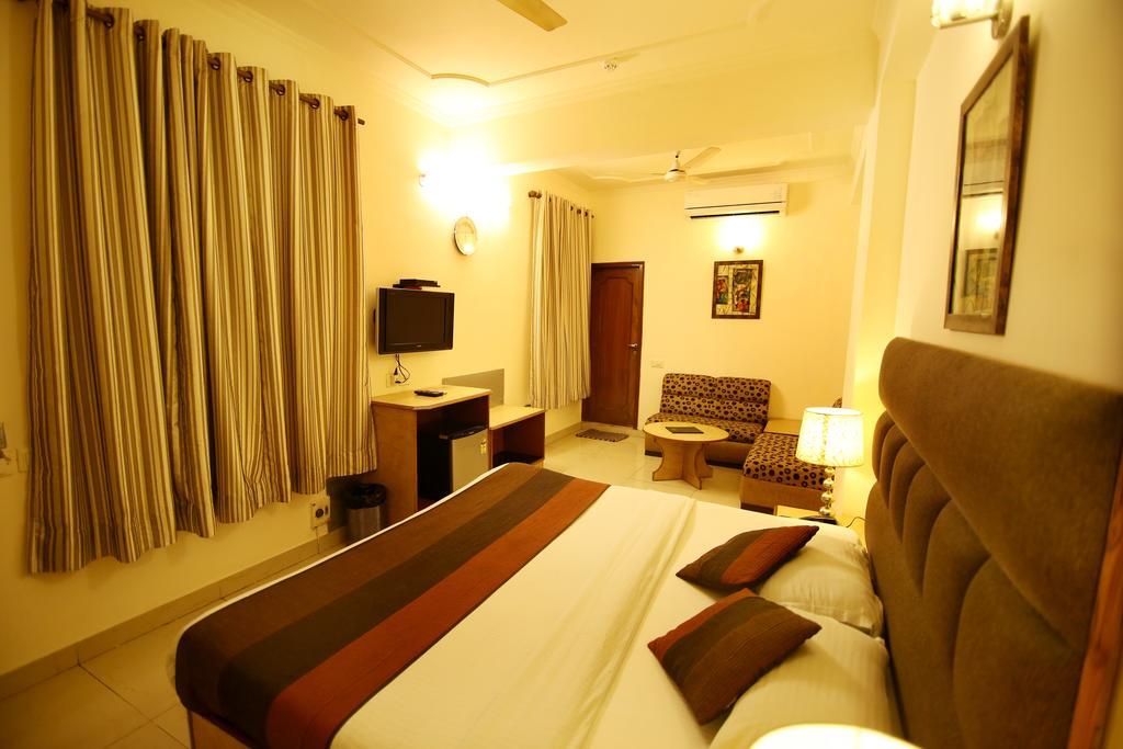 Hotel Parkway Deluxe New Delhi Buitenkant foto