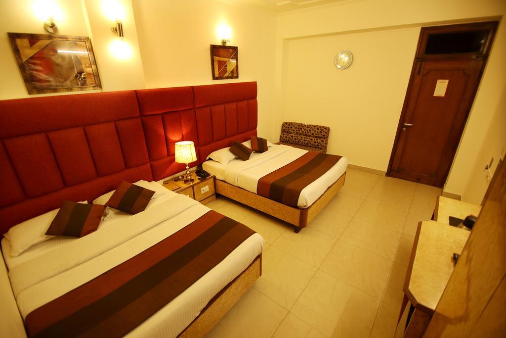 Hotel Parkway Deluxe New Delhi Buitenkant foto