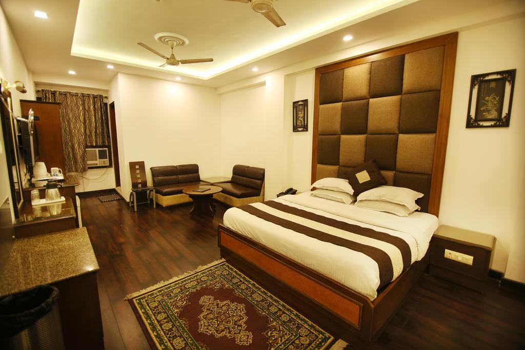 Hotel Parkway Deluxe New Delhi Buitenkant foto