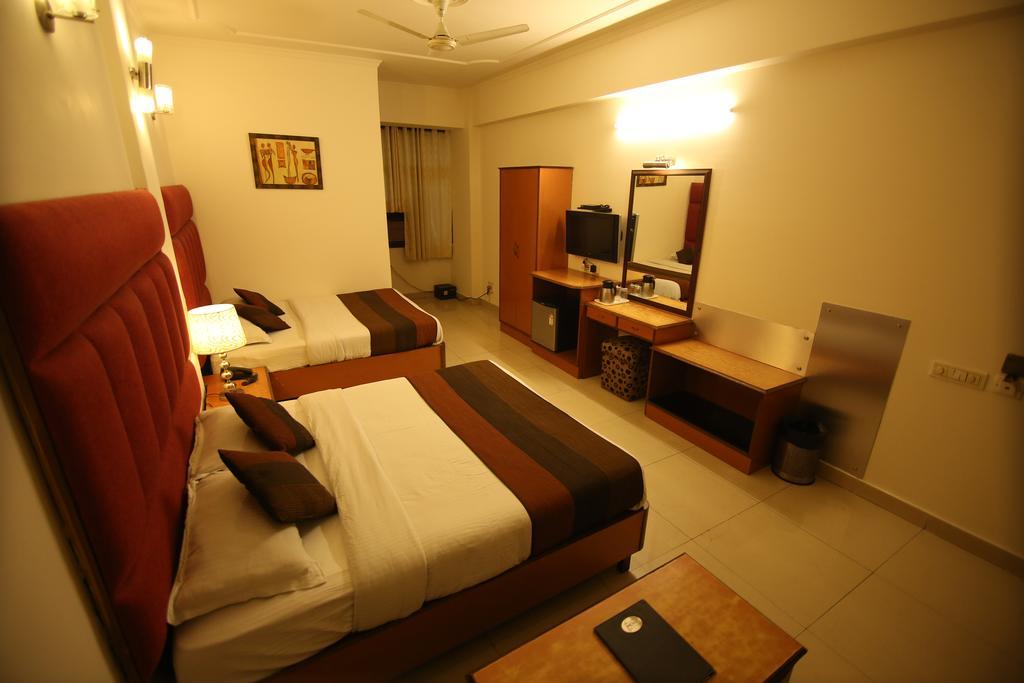 Hotel Parkway Deluxe New Delhi Buitenkant foto