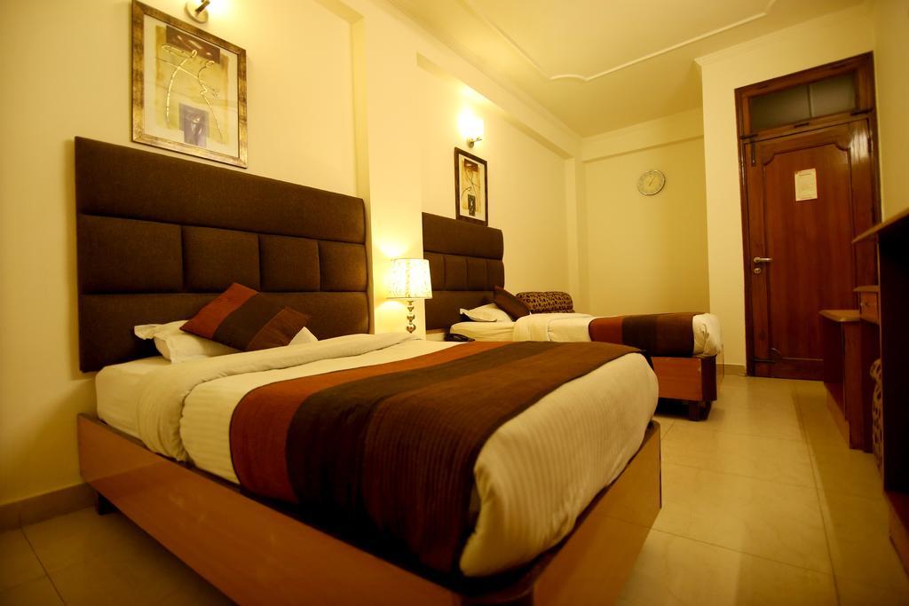 Hotel Parkway Deluxe New Delhi Buitenkant foto