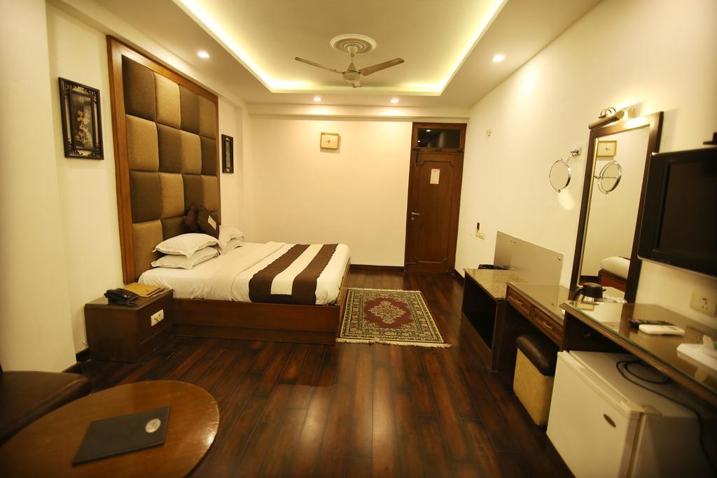 Hotel Parkway Deluxe New Delhi Buitenkant foto