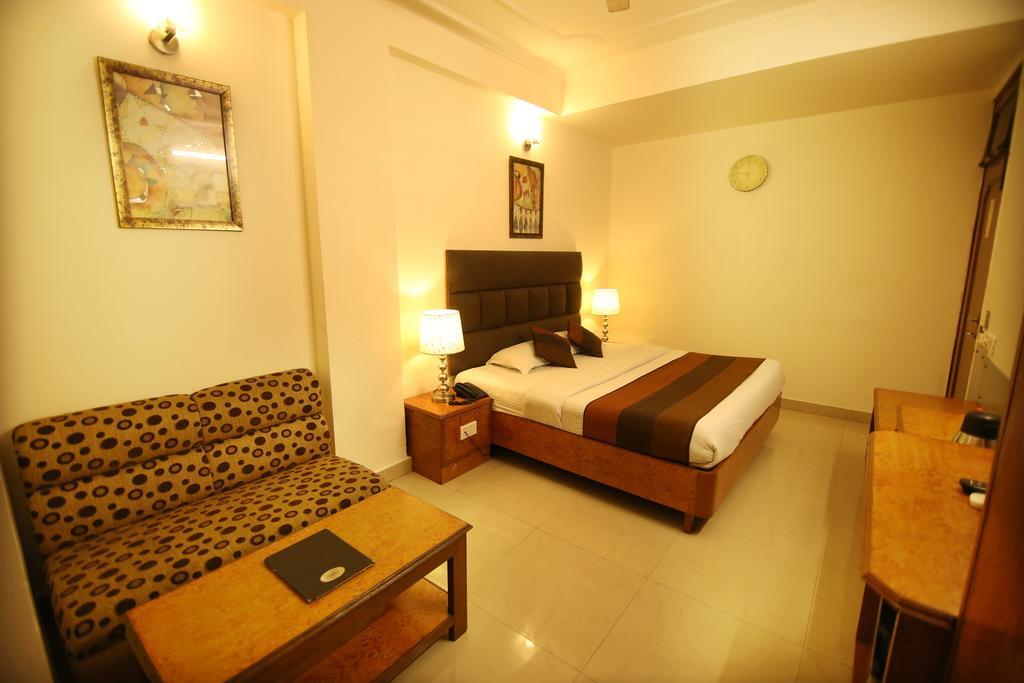 Hotel Parkway Deluxe New Delhi Buitenkant foto