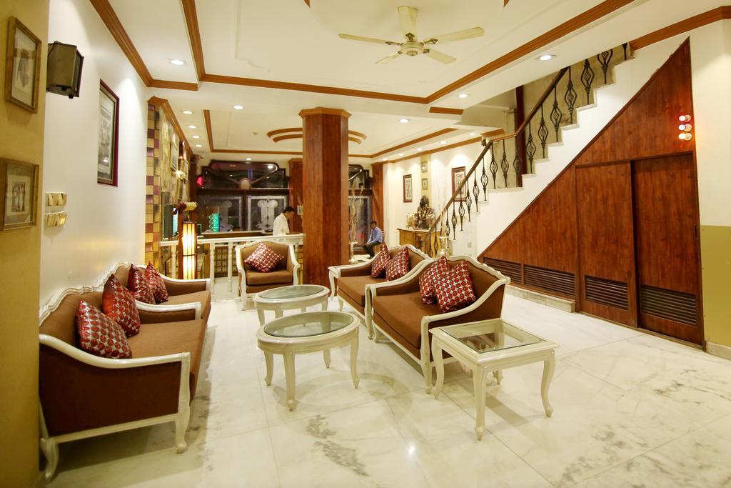Hotel Parkway Deluxe New Delhi Buitenkant foto
