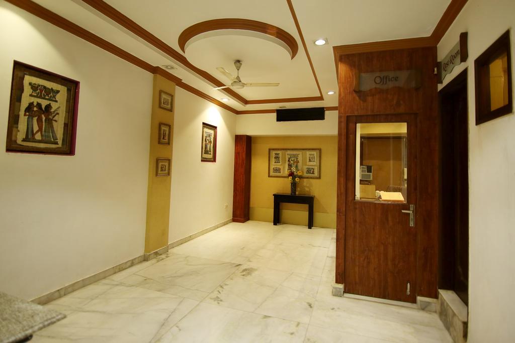 Hotel Parkway Deluxe New Delhi Buitenkant foto