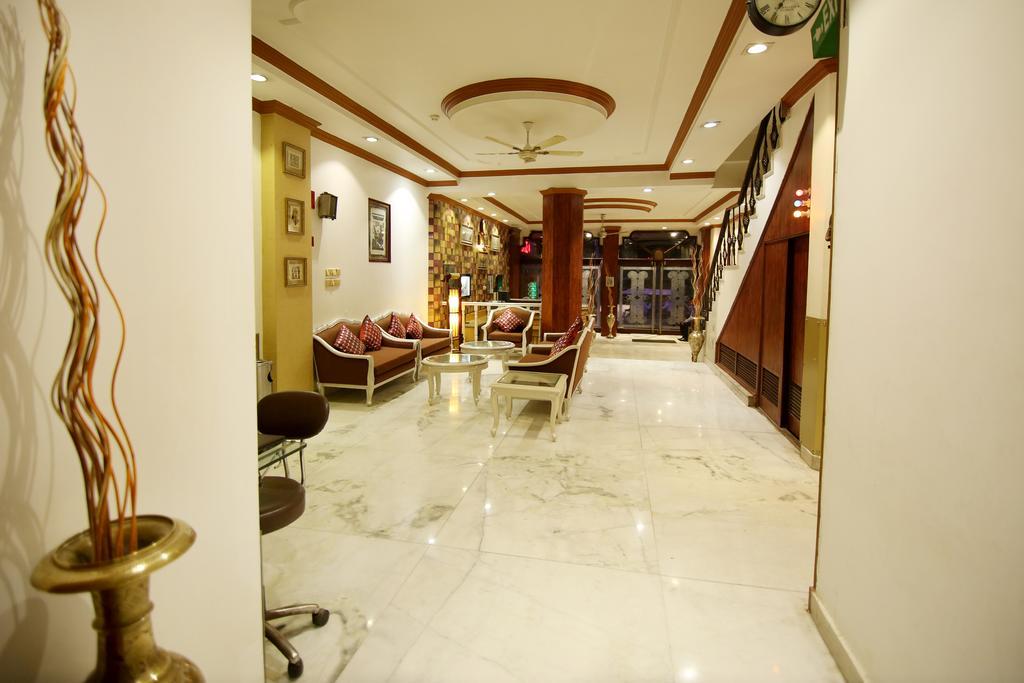 Hotel Parkway Deluxe New Delhi Buitenkant foto